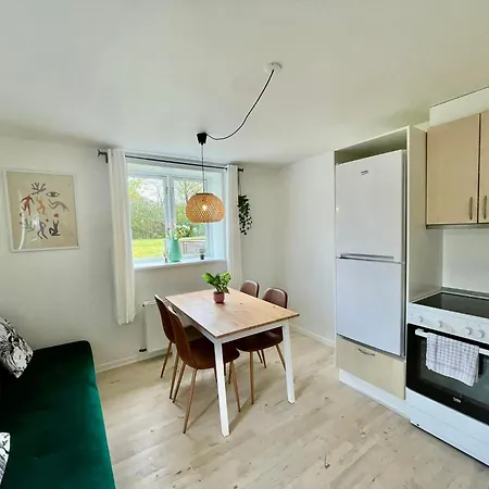 5 Minute Walk To Lego House - 50m2 With Garden / A Unit