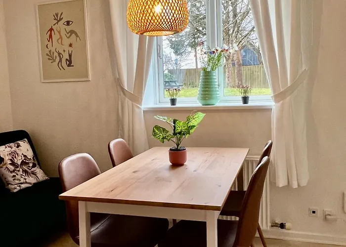 5 Minute Walk To Lego House - 50m2 With Garden / A Unit Holiday home Billund